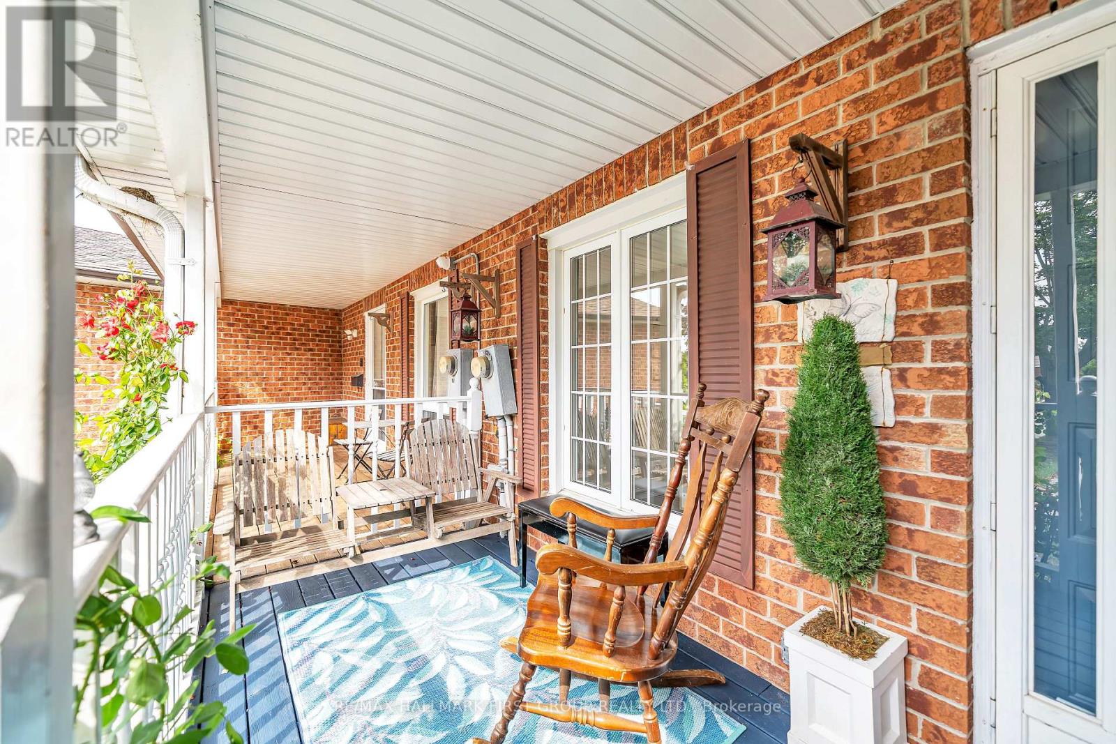 Photo 4 of 1138 Tanzer Court, Pickering ON