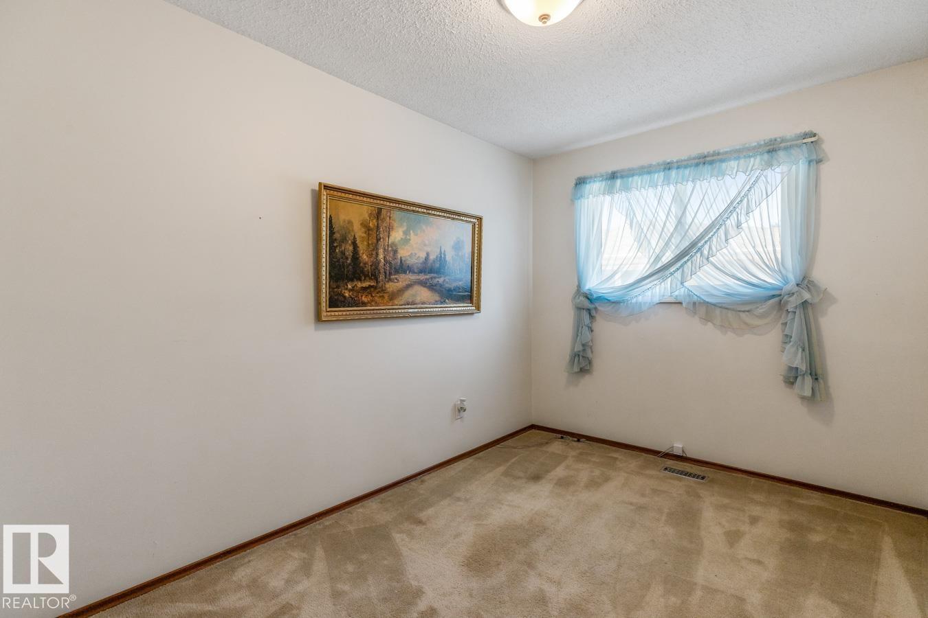 Photo 22 of 6 Strathcona Pl, Sherwood Park AB