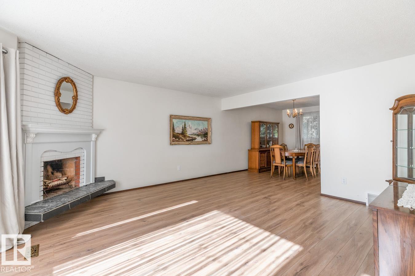 Photo 9 of 6 Strathcona Pl, Sherwood Park AB