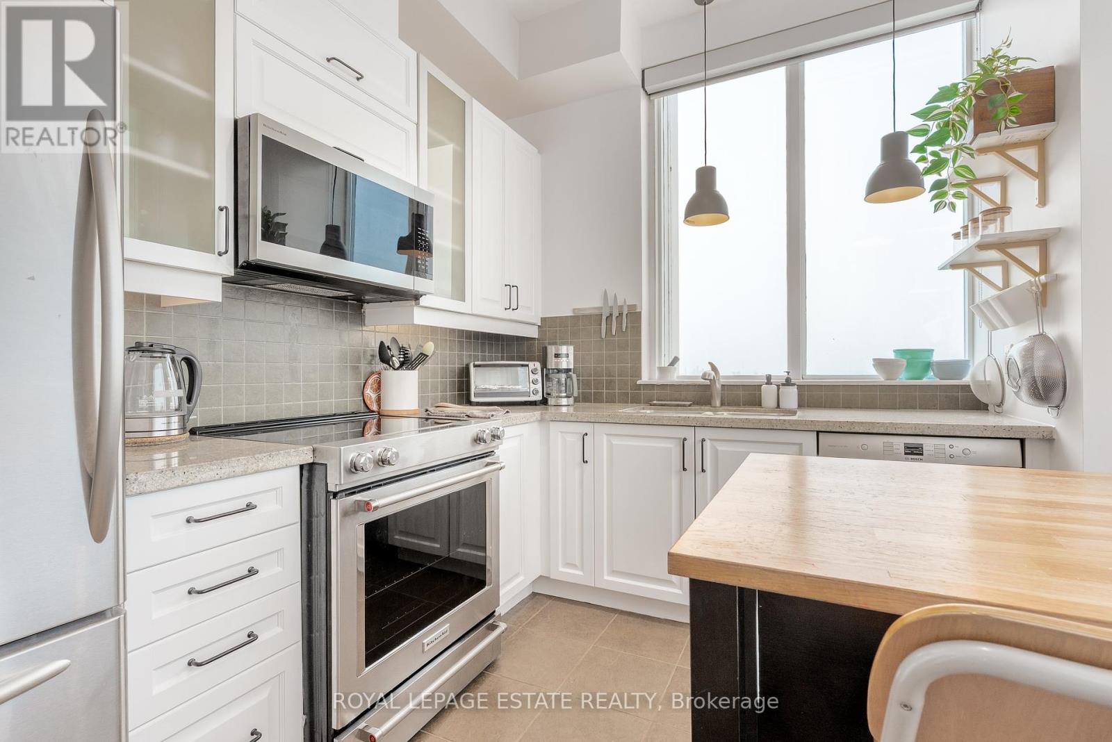 Photo 13 of Ph 06 763 Bay Street, Toronto ON