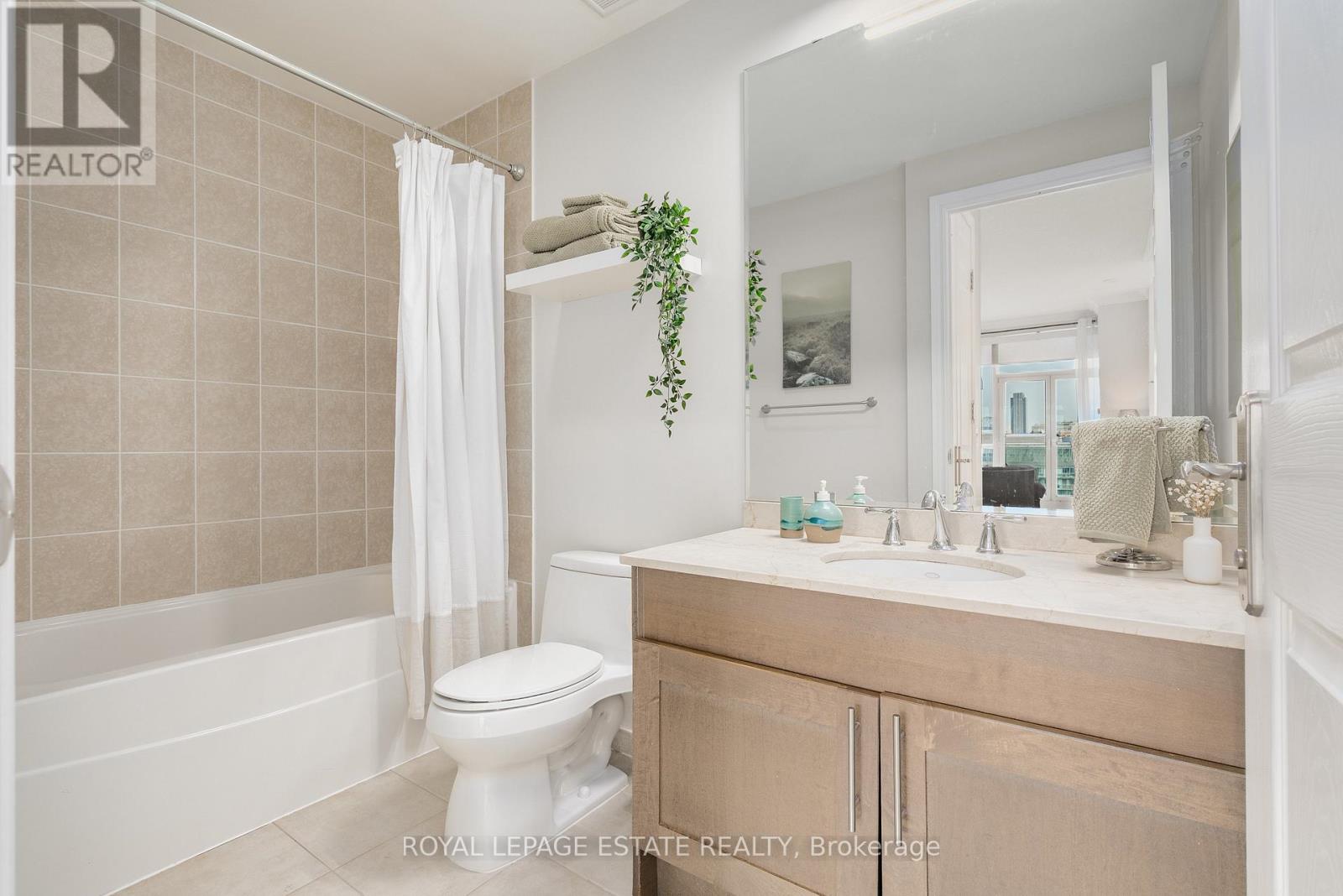 Photo 19 of Ph 06 763 Bay Street, Toronto ON