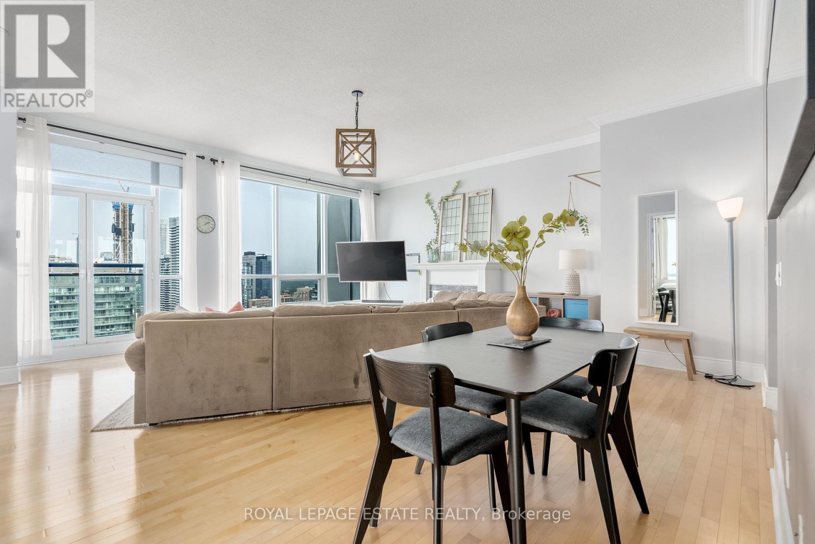 Photo 4 of Ph 06 763 Bay Street, Toronto ON