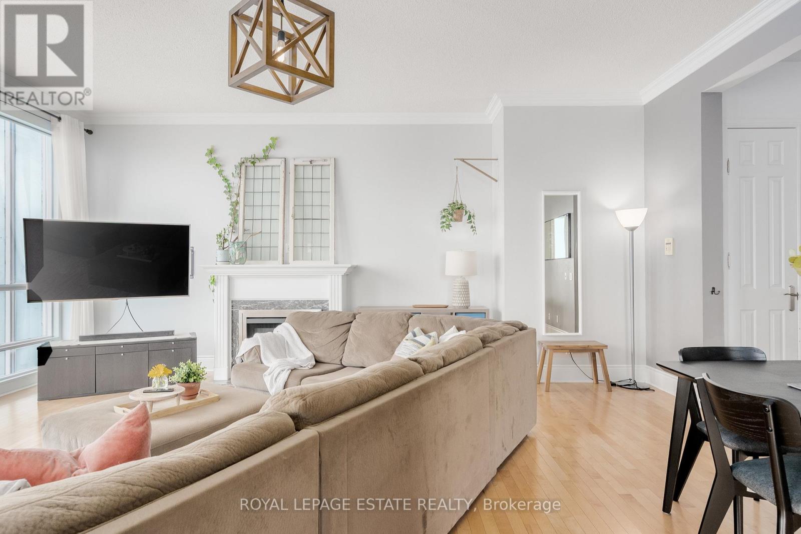 Photo 6 of Ph 06 763 Bay Street, Toronto ON