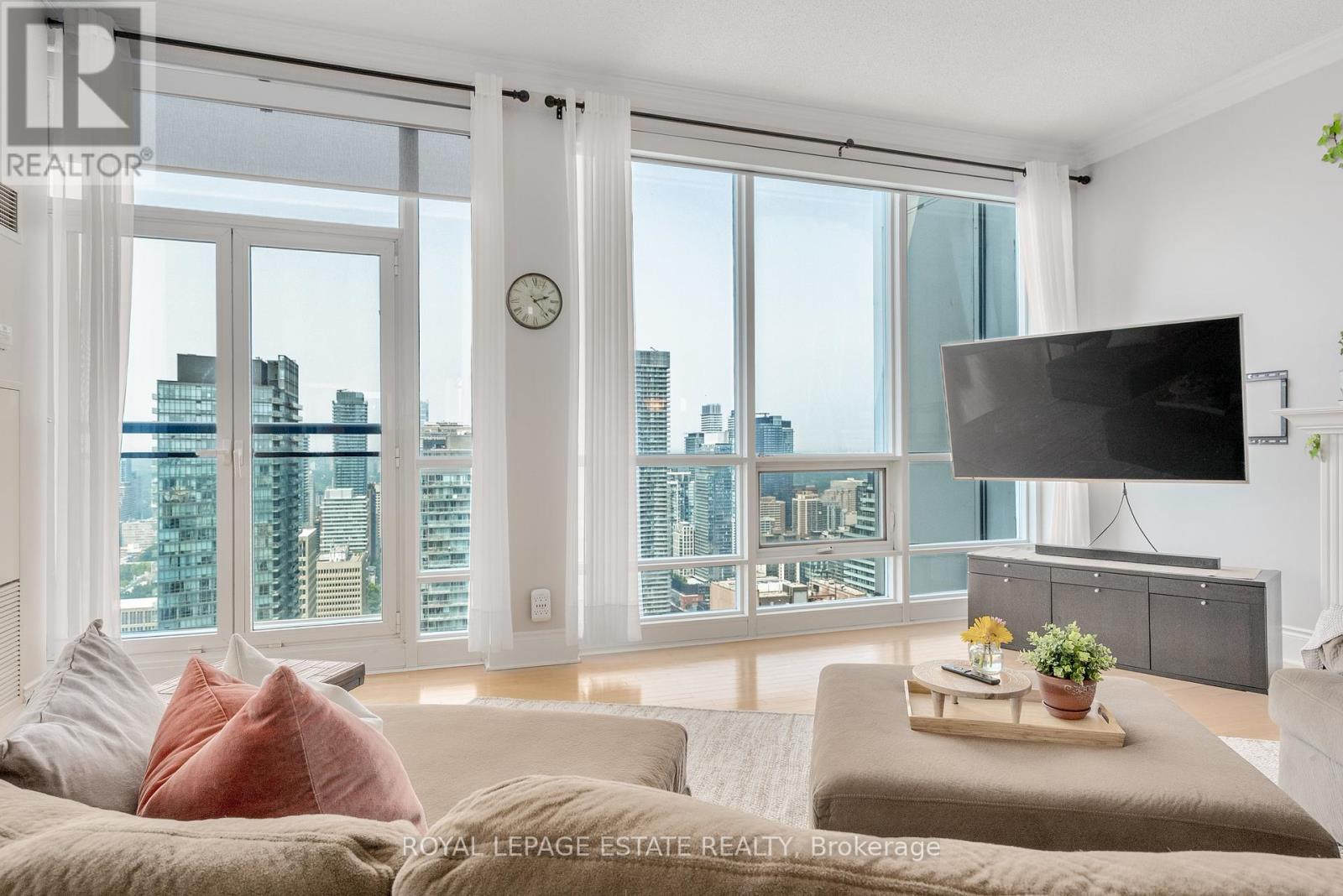 Photo 7 of Ph 06 763 Bay Street, Toronto ON