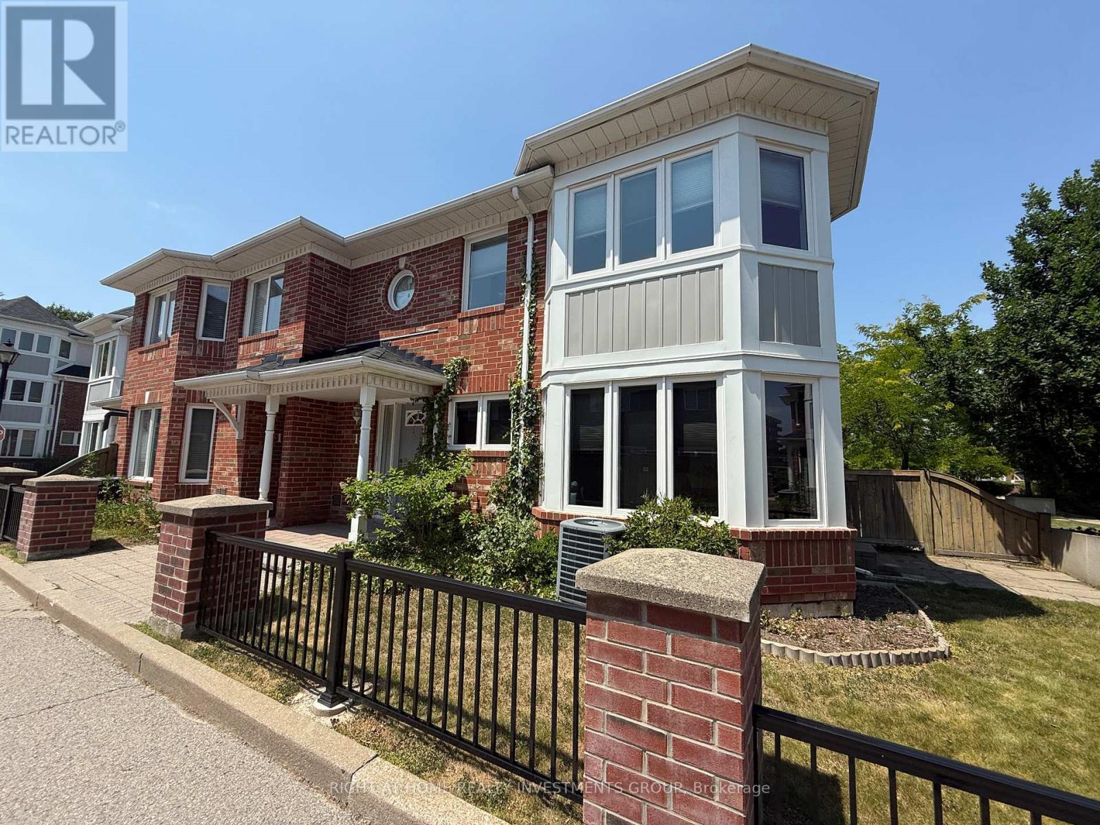 Photo 25 of 157 18 Clark Avenue W, Vaughan ON