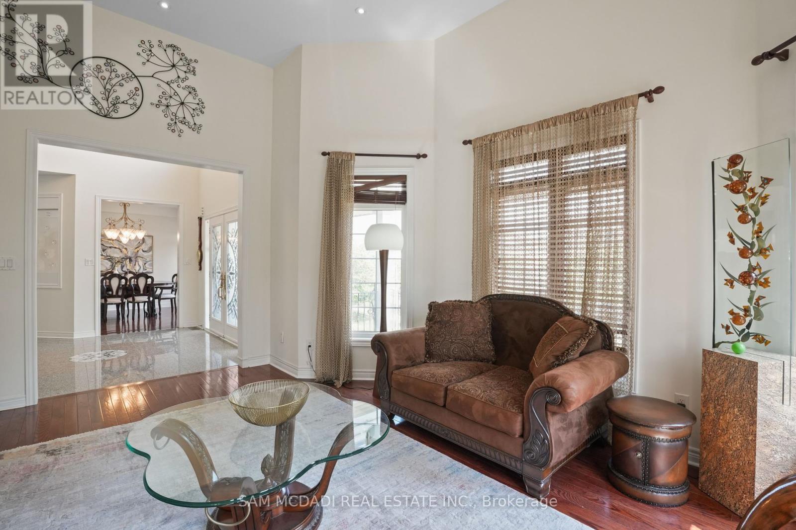 Photo 18 of 5499 Doctor Peddle Crescent, Mississauga ON