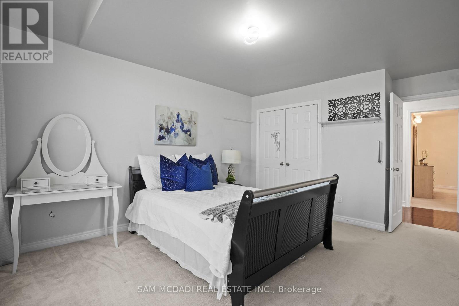 Photo 30 of 5499 Doctor Peddle Crescent, Mississauga ON