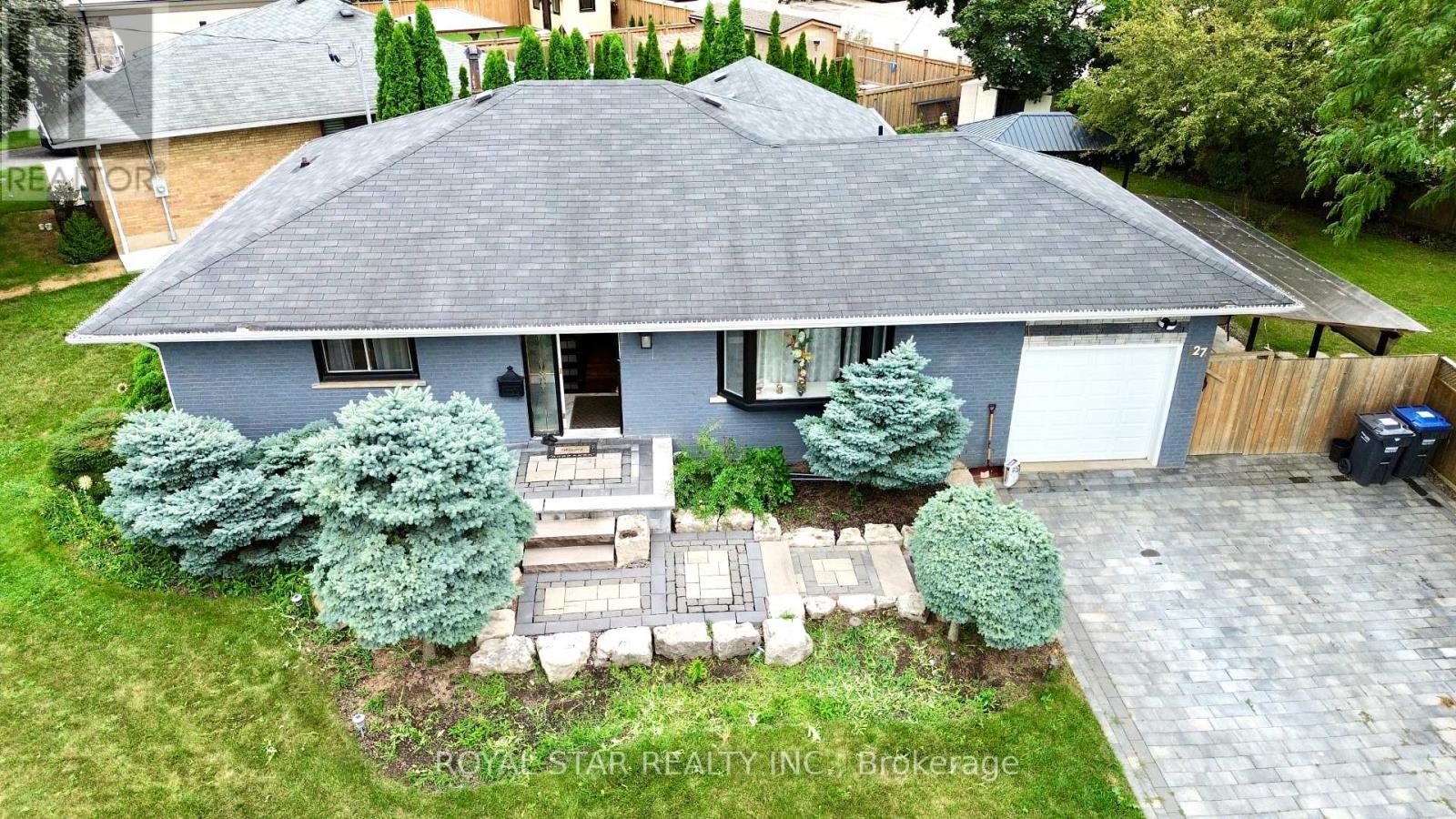 Photo 1 of 27 Matlock Avenue, Mississauga ON