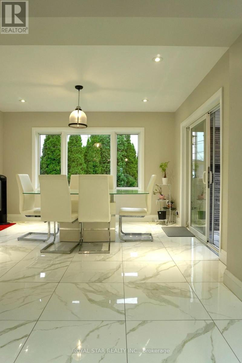 Photo 9 of 27 Matlock Avenue, Mississauga ON
