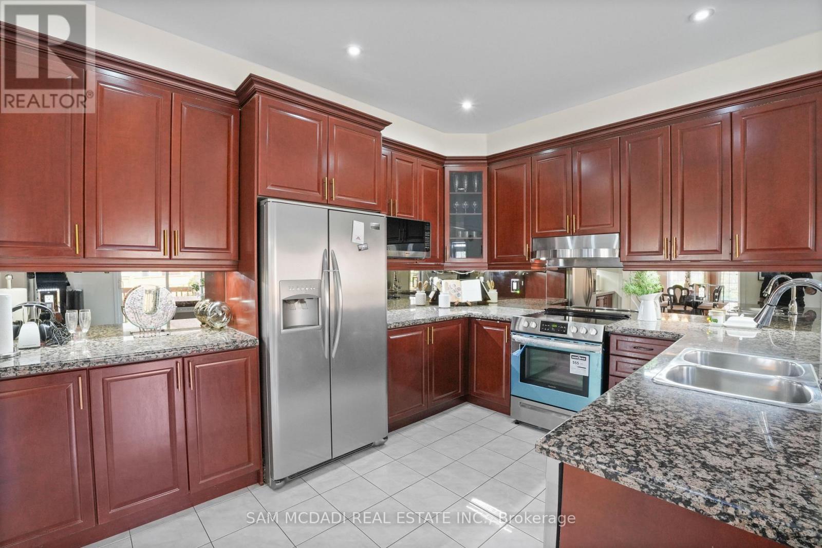 Photo 17 of 5499 Doctor Peddle Crescent, Mississauga ON
