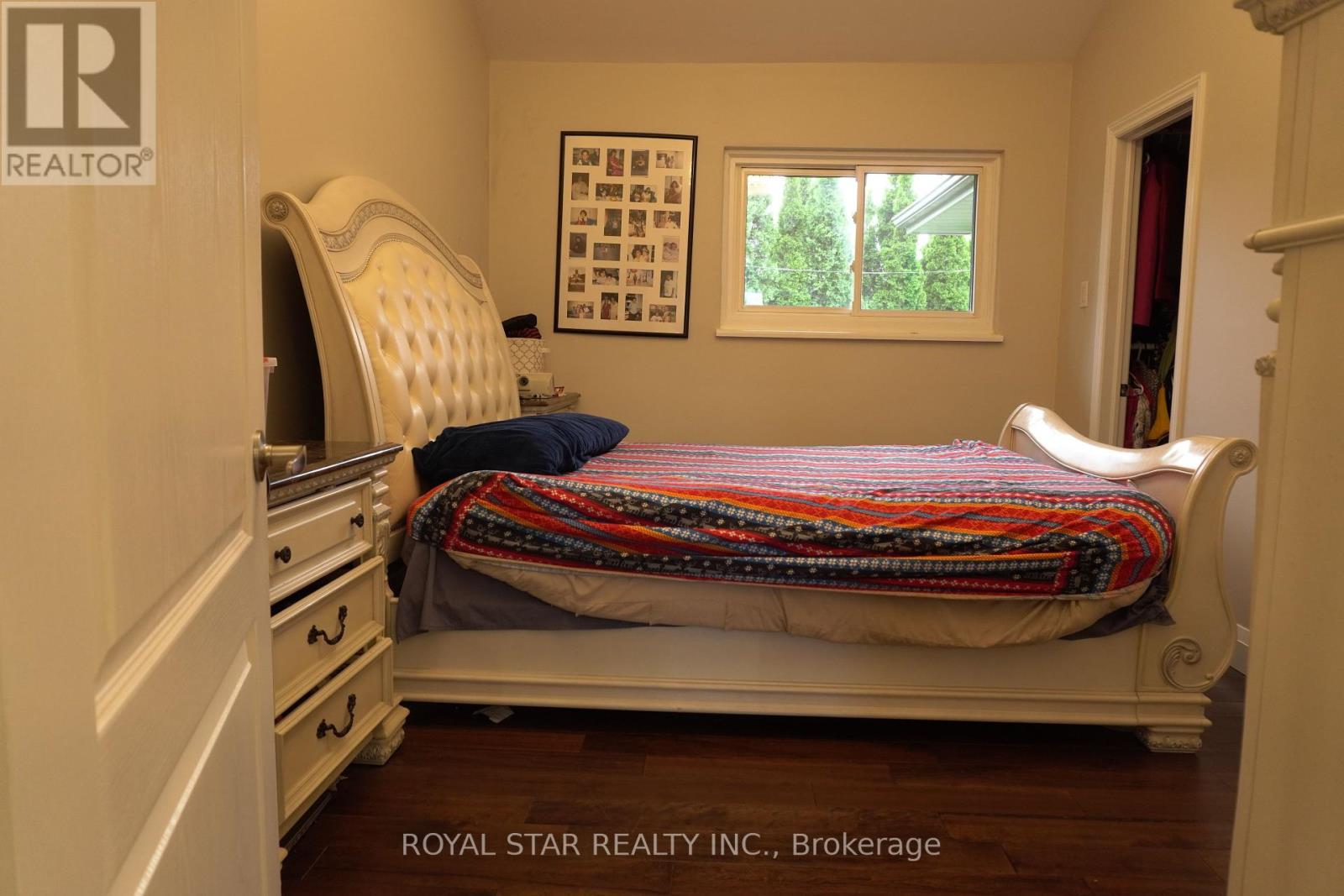 Photo 15 of 27 Matlock Avenue, Mississauga ON