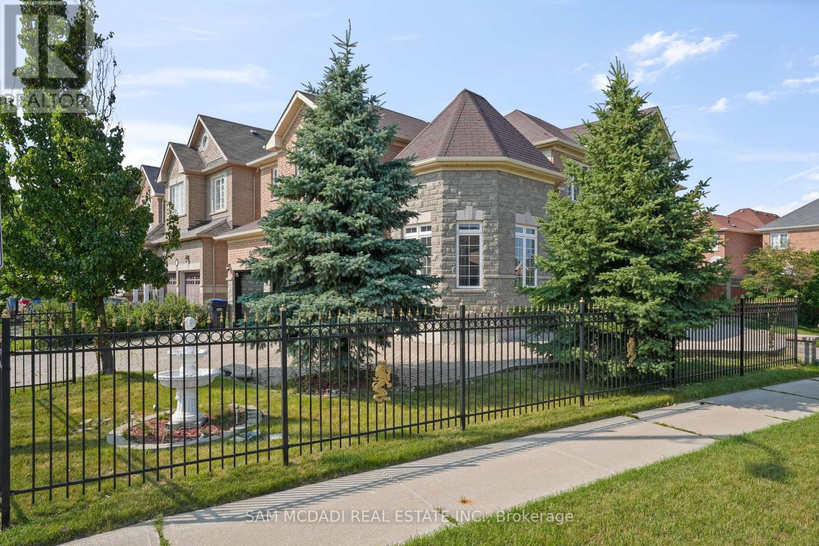 Photo 45 of 5499 Doctor Peddle Crescent, Mississauga ON