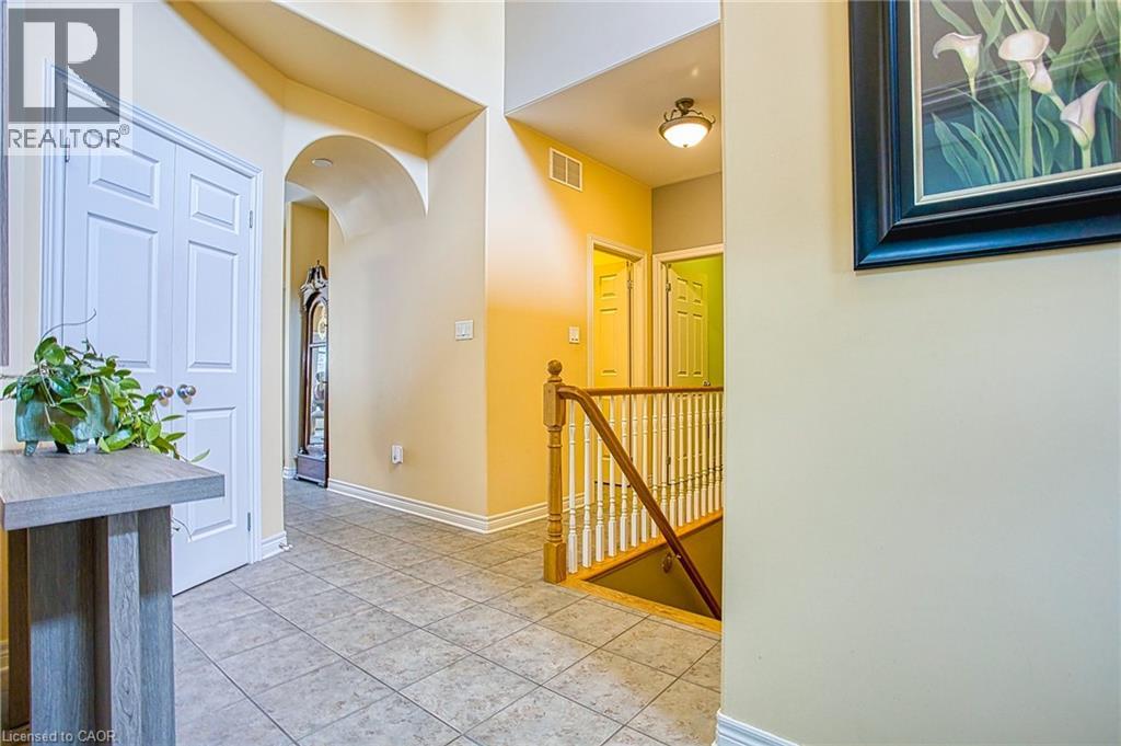 Photo 6 of 2362 Walker Court, Niagara Falls ON