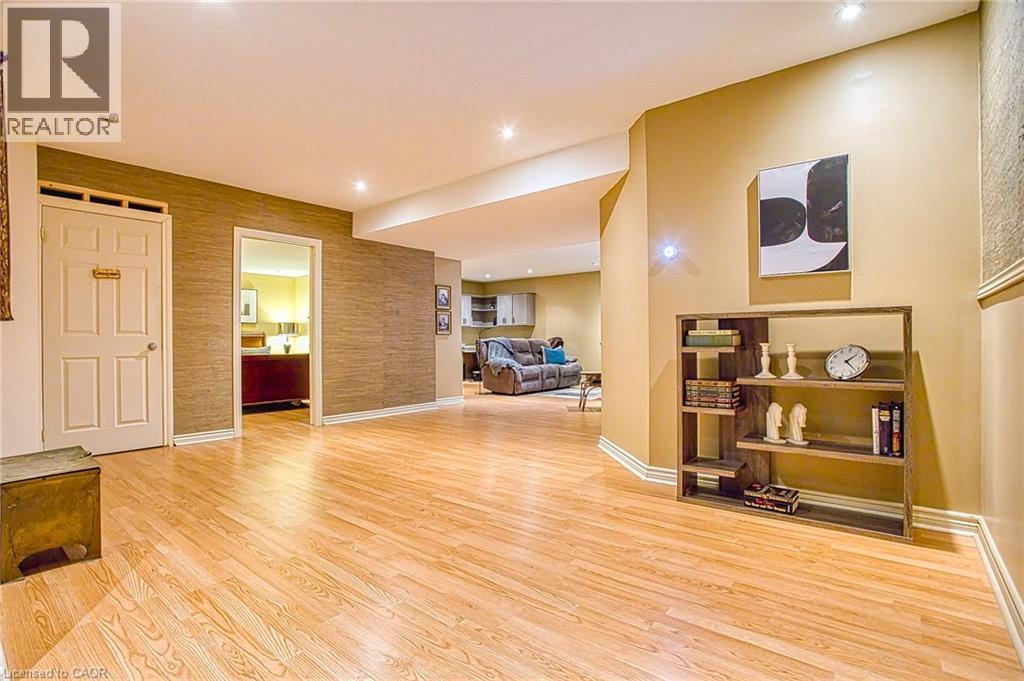 Photo 23 of 2362 Walker Court, Niagara Falls ON