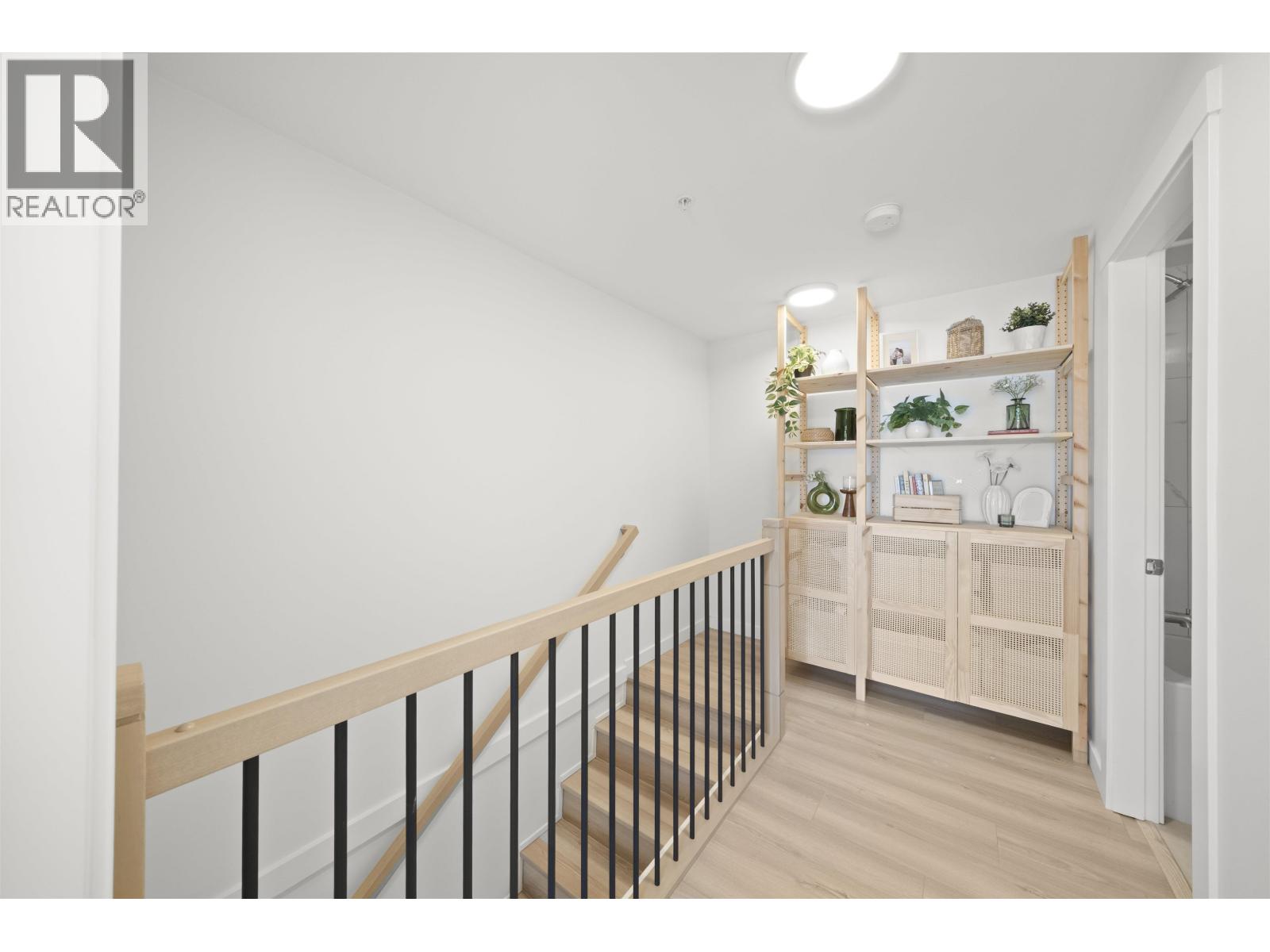 Photo 21 of 103 232 Sixth Street, New Westminster BC