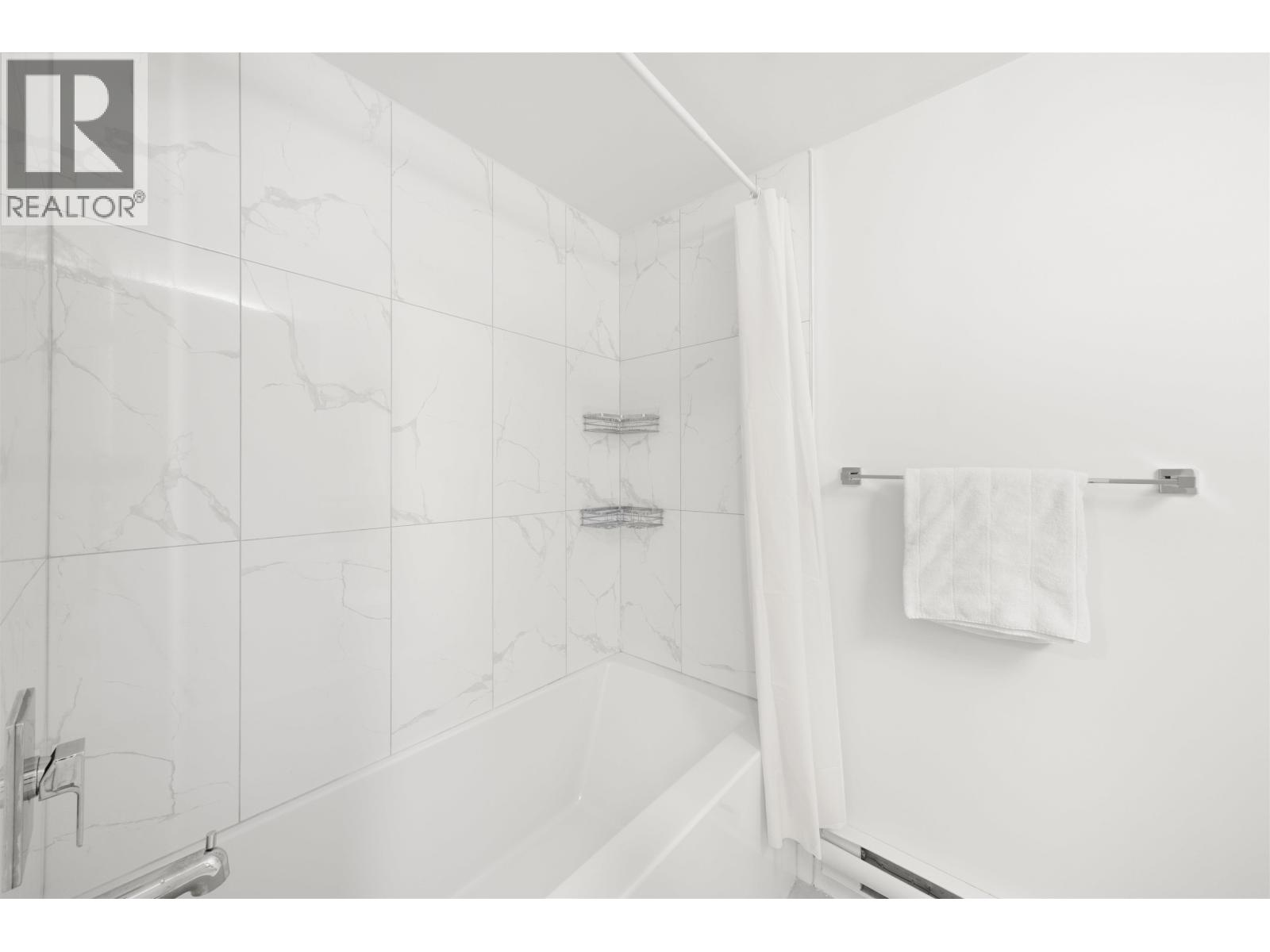 Photo 16 of 103 232 Sixth Street, New Westminster BC