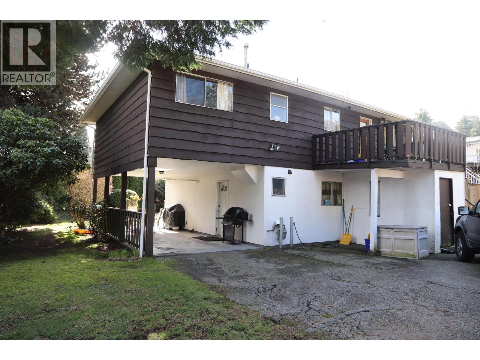 Photo 13 of 2125 Boulevard Crescent, North Vancouver BC