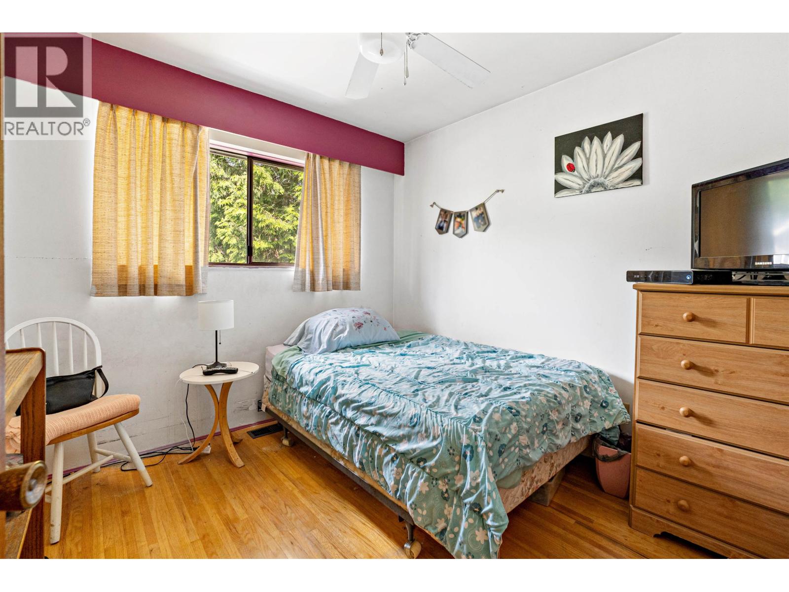 Photo 16 of 2125 Boulevard Crescent, North Vancouver BC