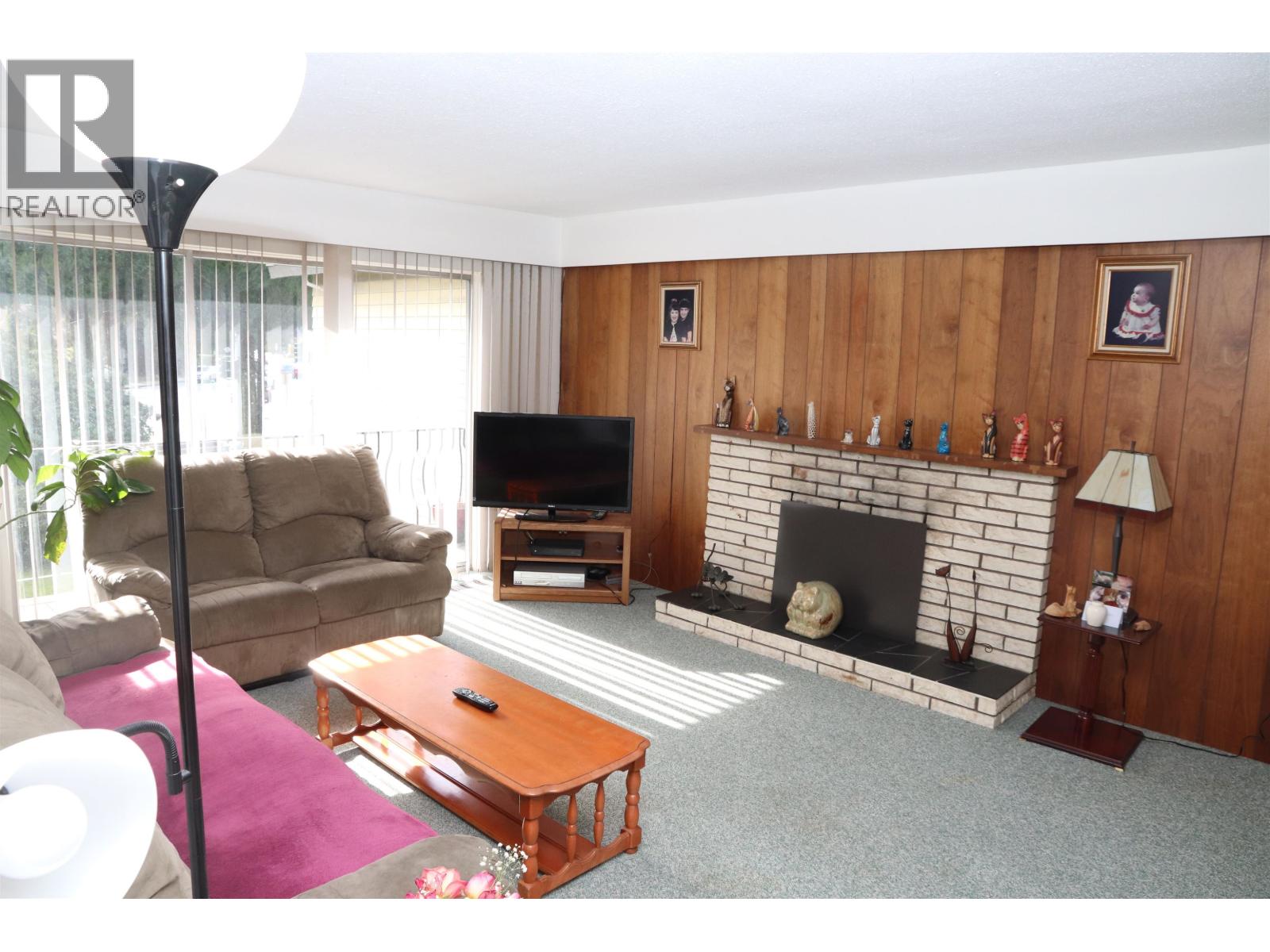 Photo 8 of 2125 Boulevard Crescent, North Vancouver BC