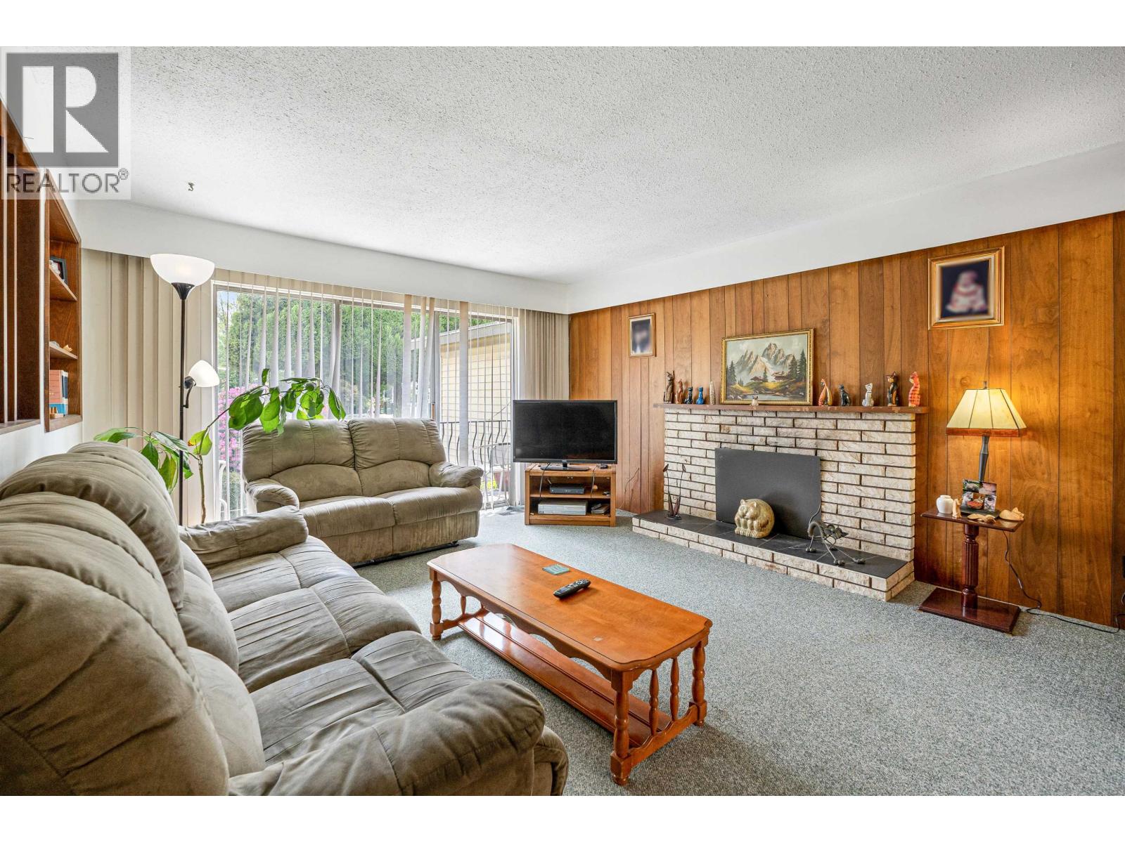 Photo 17 of 2125 Boulevard Crescent, North Vancouver BC
