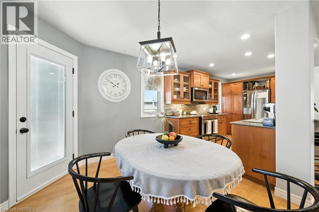 Photo 12 of 28 Macpherson Drive, Paris ON