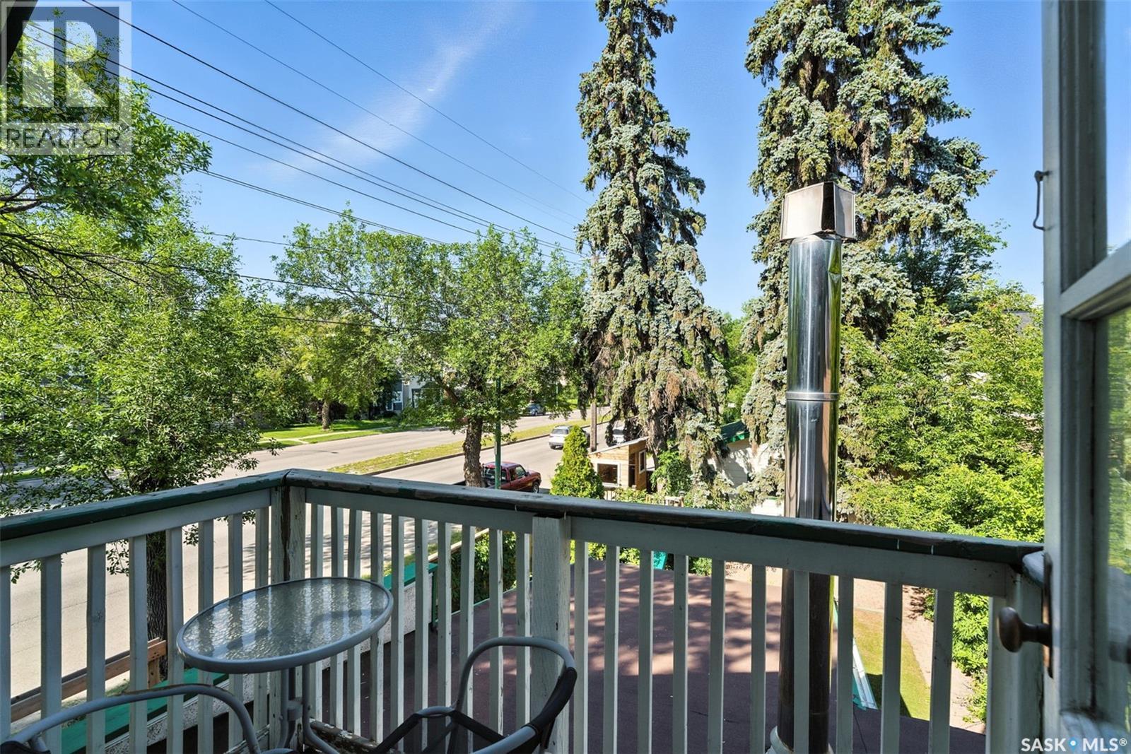 Photo 6 of 1020 Eastlake Avenue, Saskatoon SK