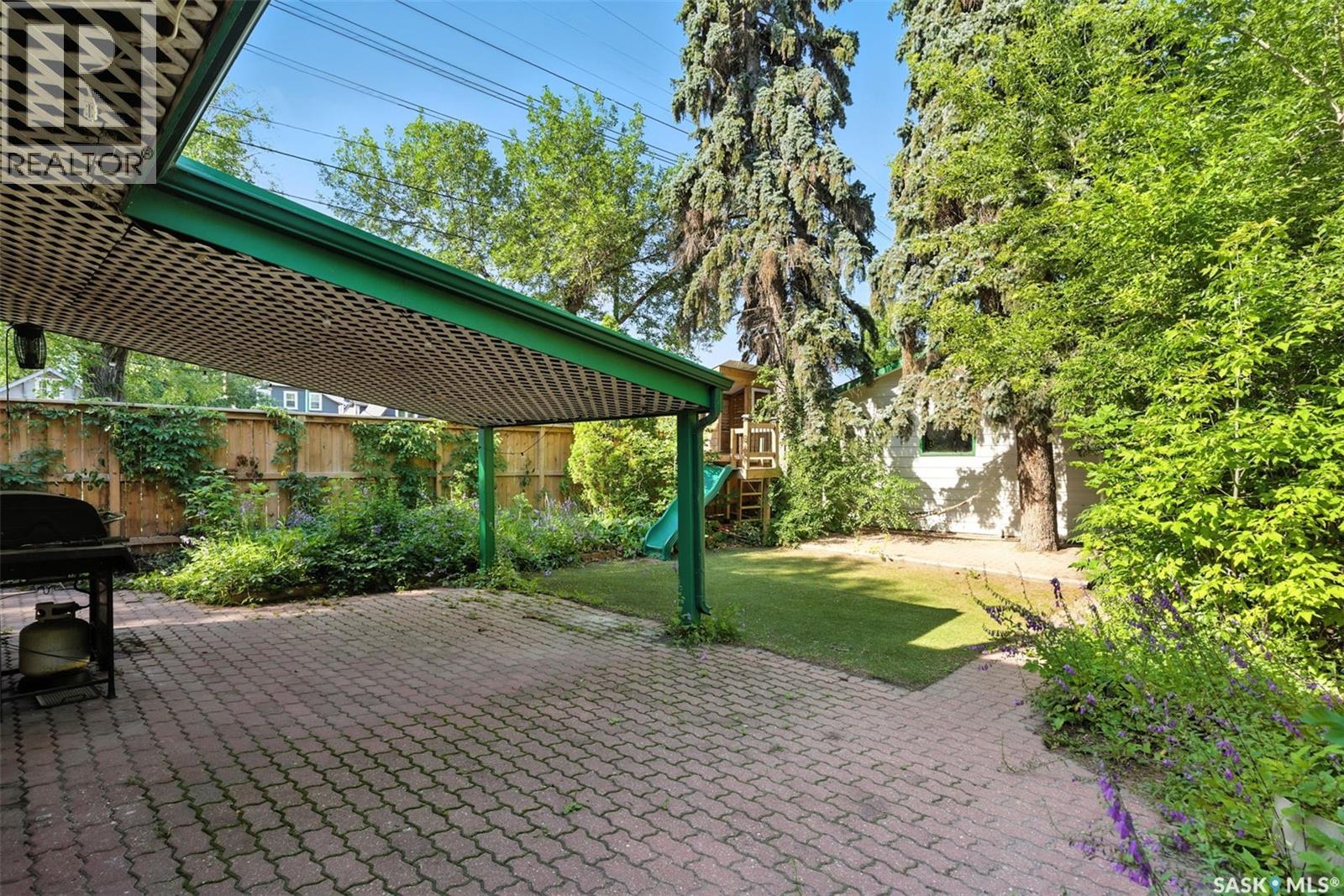 Photo 10 of 1020 Eastlake Avenue, Saskatoon SK