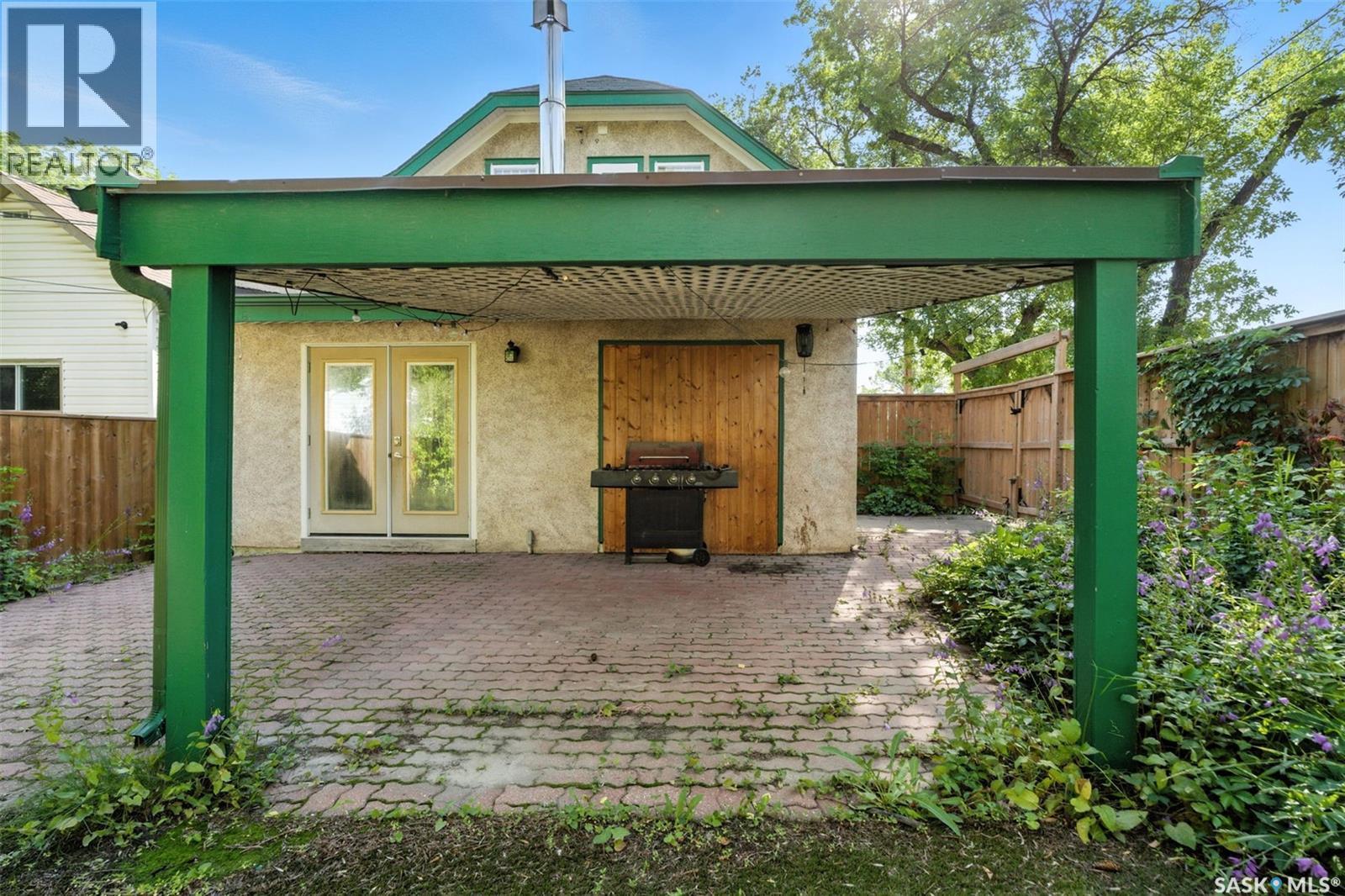 Photo 1 of 1020 Eastlake Avenue, Saskatoon SK