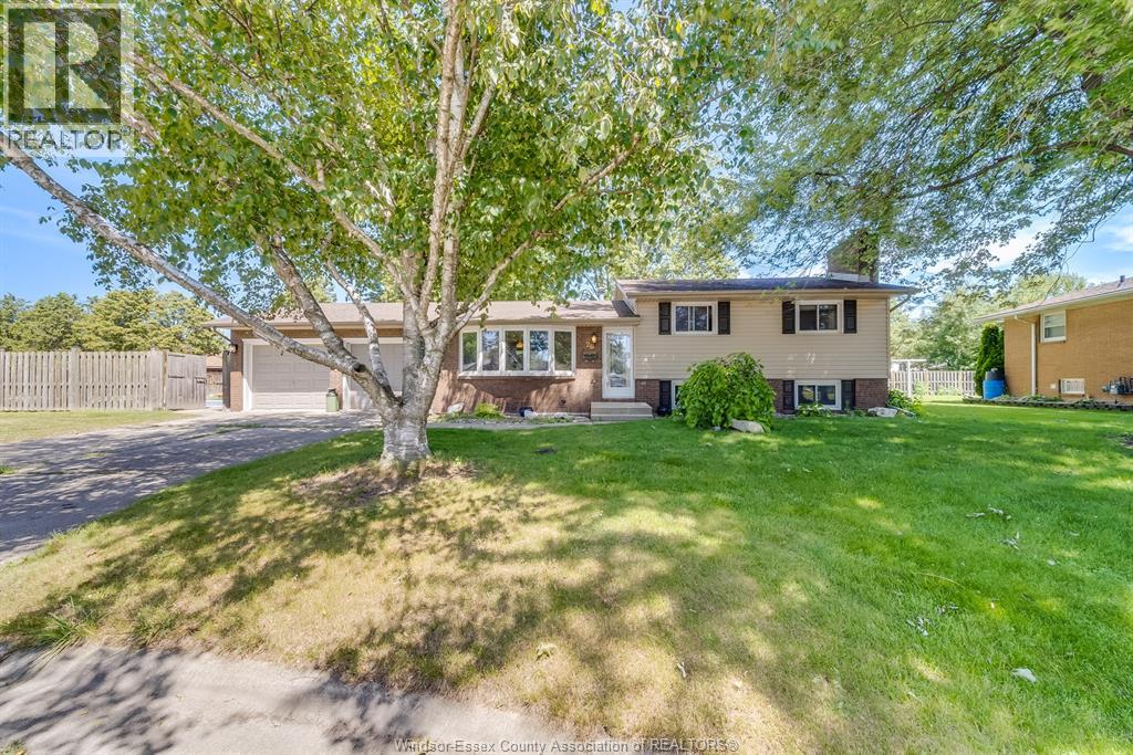 Photo 1 of 26 Spring Court, Amherstburg ON