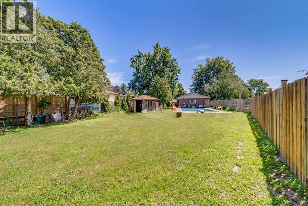 Photo 27 of 26 Spring Court, Amherstburg ON