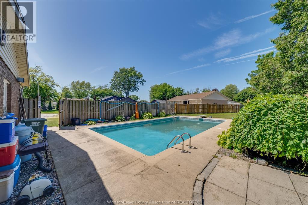 Photo 32 of 26 Spring Court, Amherstburg ON