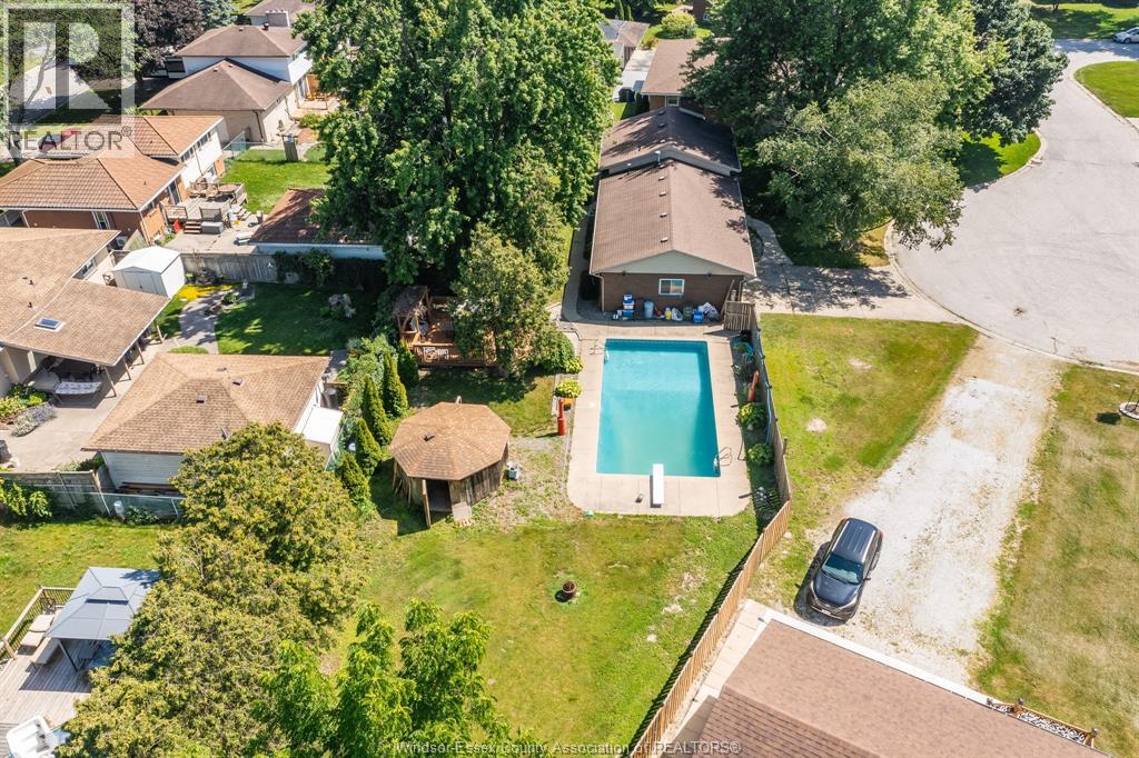 Photo 33 of 26 Spring Court, Amherstburg ON