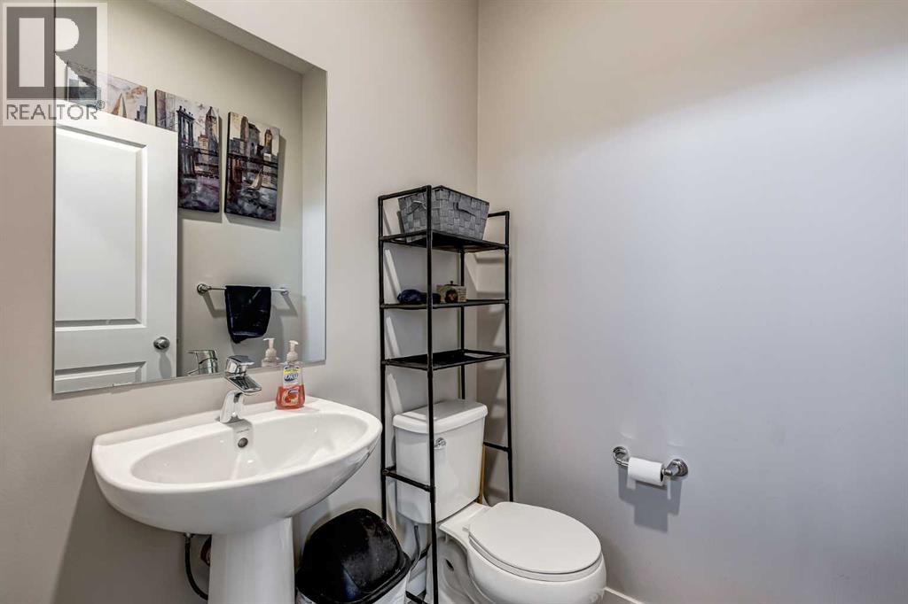 Photo 13 of 159 Highview Gate Se, Airdrie AB