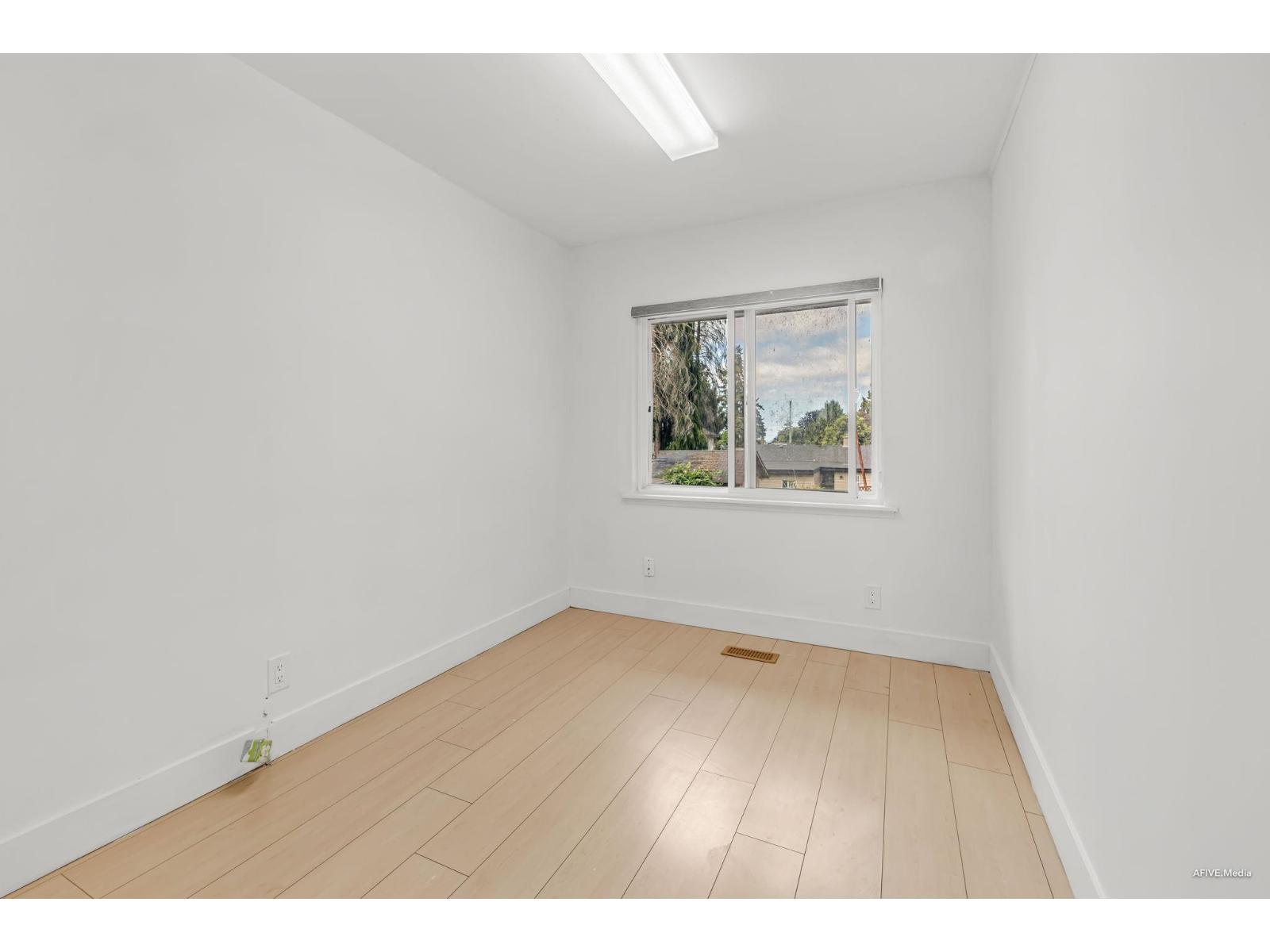 Photo 1 of 10317 127 Street, Surrey BC