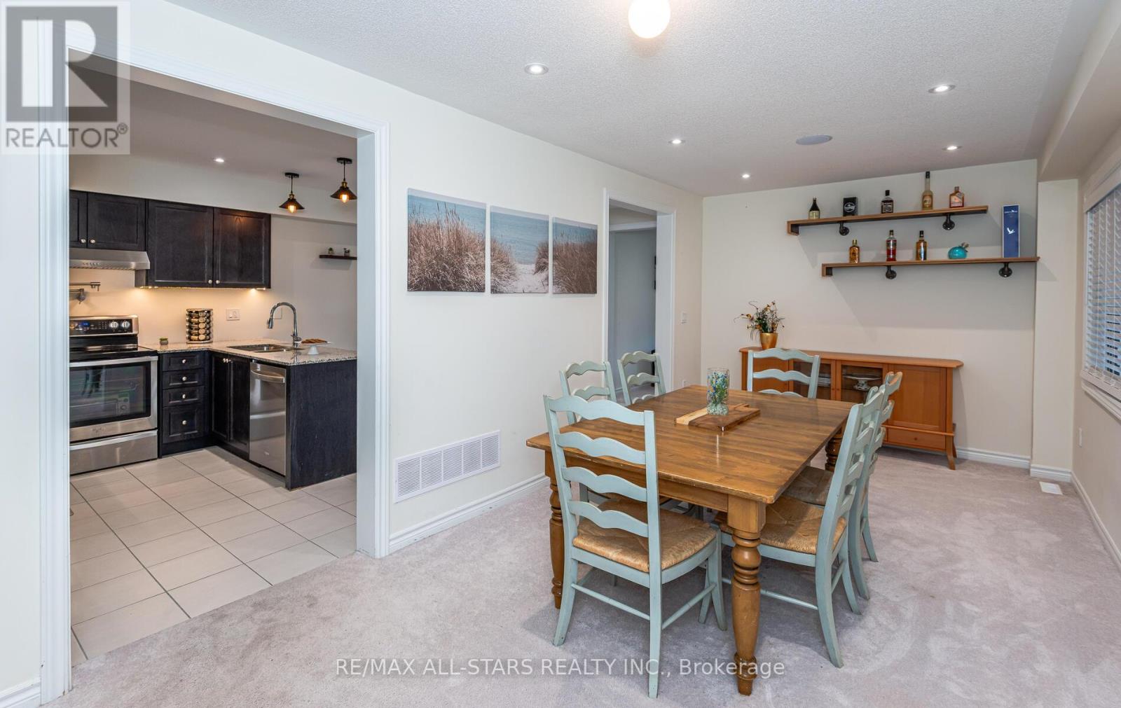 Photo 26 of 65 Cliff Thompson Court, Georgina ON