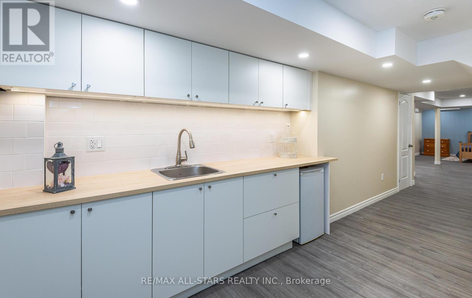 Photo 23 of 65 Cliff Thompson Court, Georgina ON