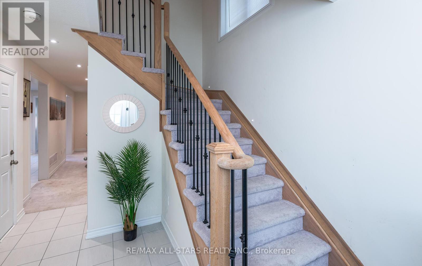 Photo 38 of 65 Cliff Thompson Court, Georgina ON