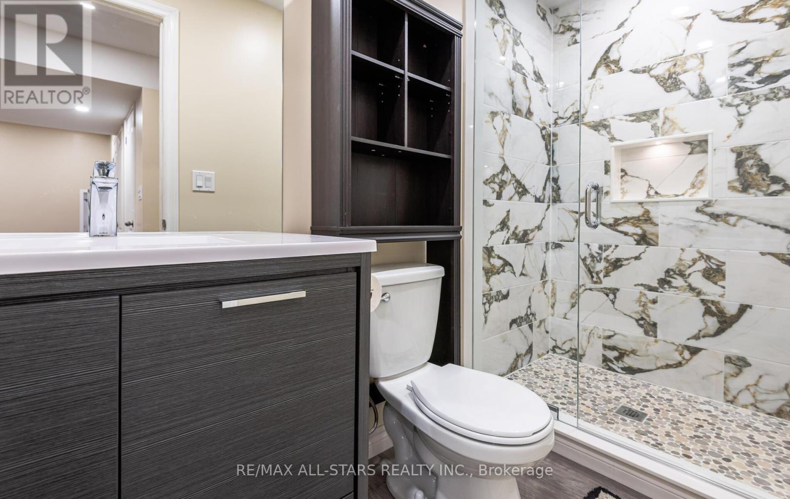 Photo 33 of 65 Cliff Thompson Court, Georgina ON