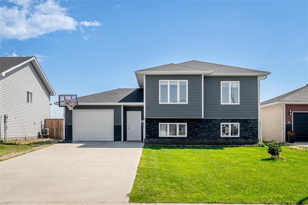 Photo 24 of 22 Cresccentwood Drive, Steinbach MB