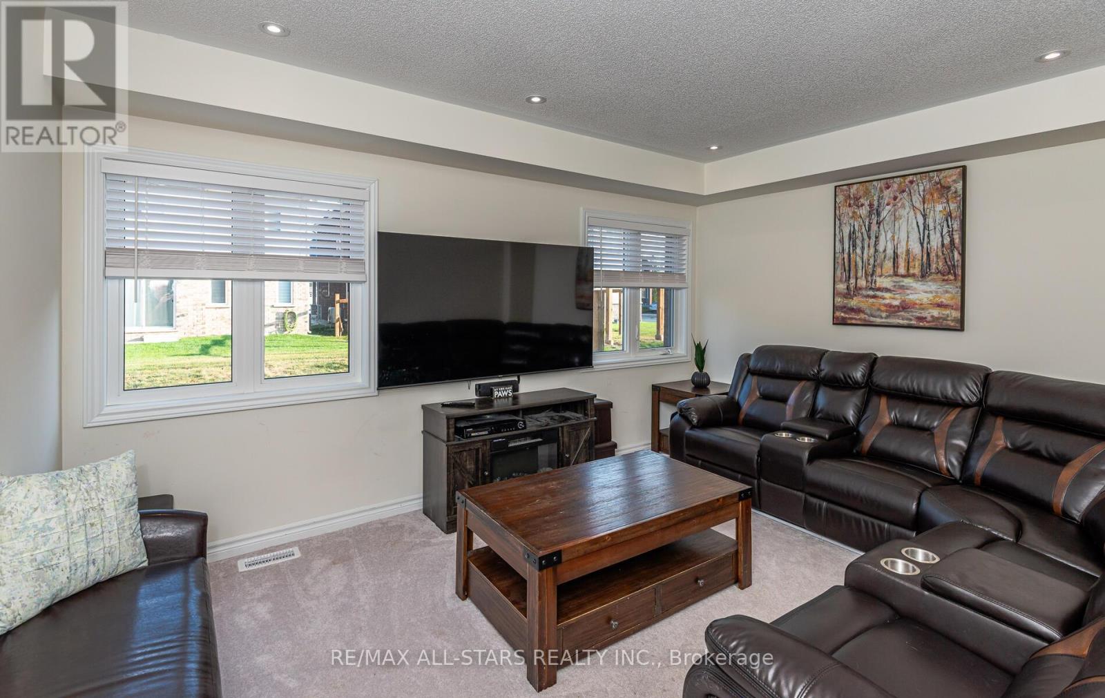 Photo 32 of 65 Cliff Thompson Court, Georgina ON