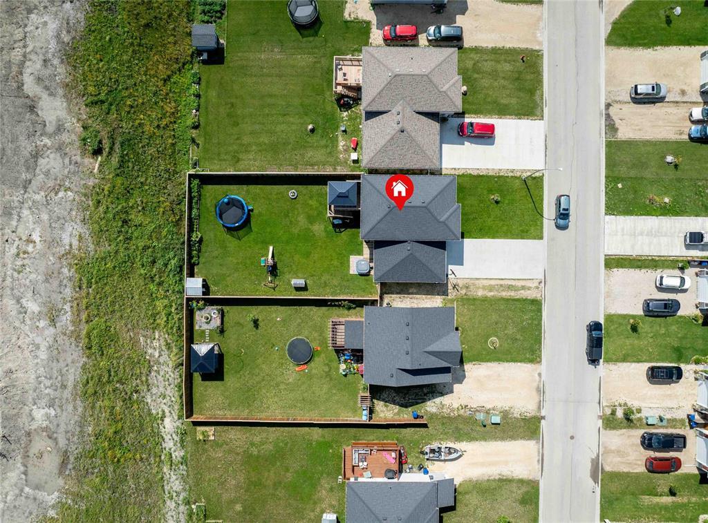Photo 20 of 22 Cresccentwood Drive, Steinbach MB