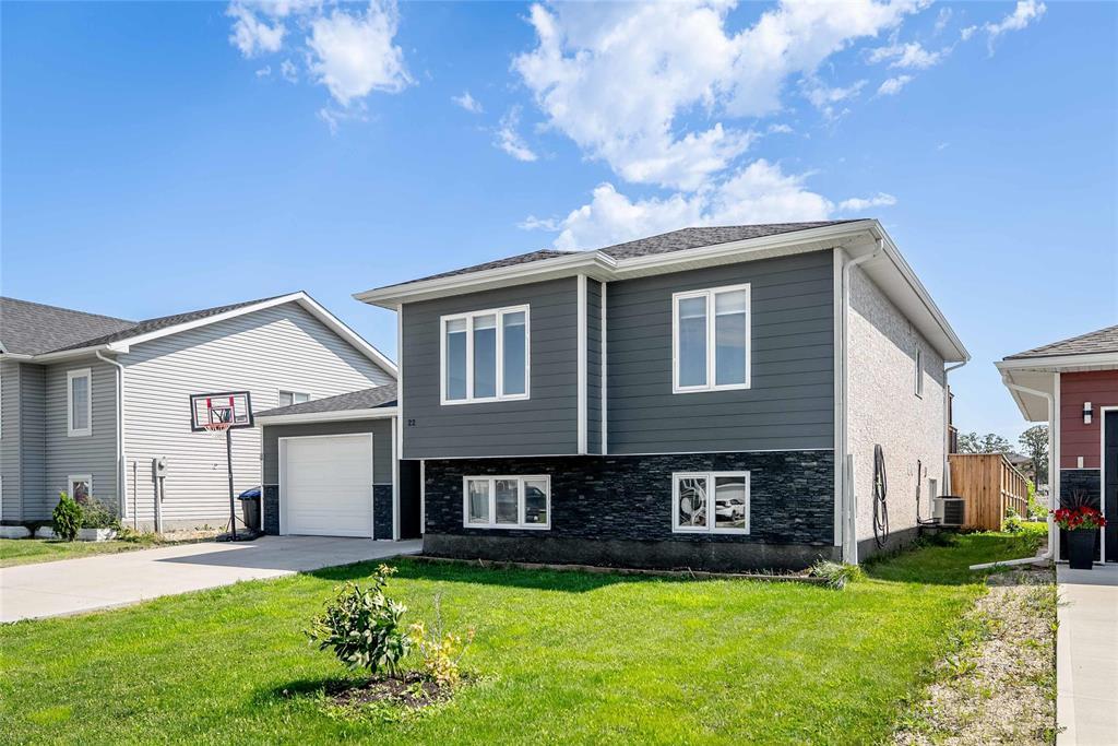 Photo 8 of 22 Cresccentwood Drive, Steinbach MB