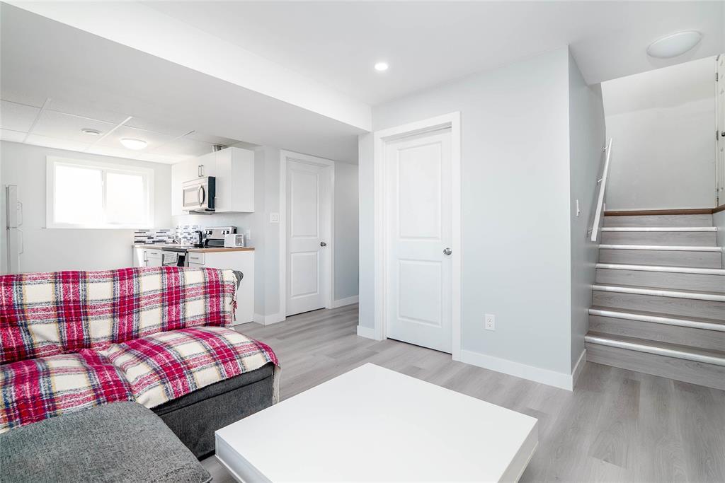 Photo 7 of 22 Cresccentwood Drive, Steinbach MB