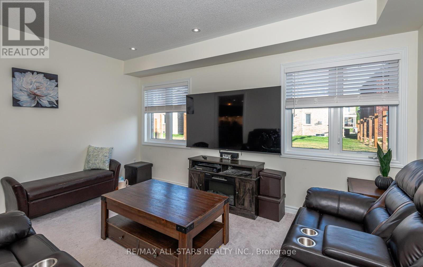 Photo 37 of 65 Cliff Thompson Court, Georgina ON