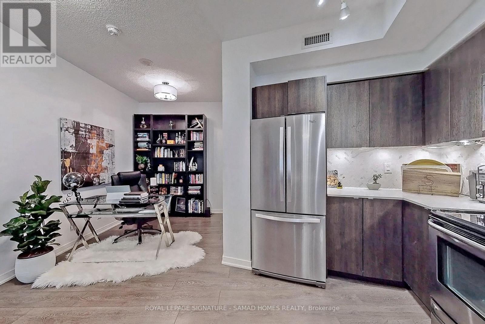Photo 10 of 2813 150 East Liberty Street, Toronto ON