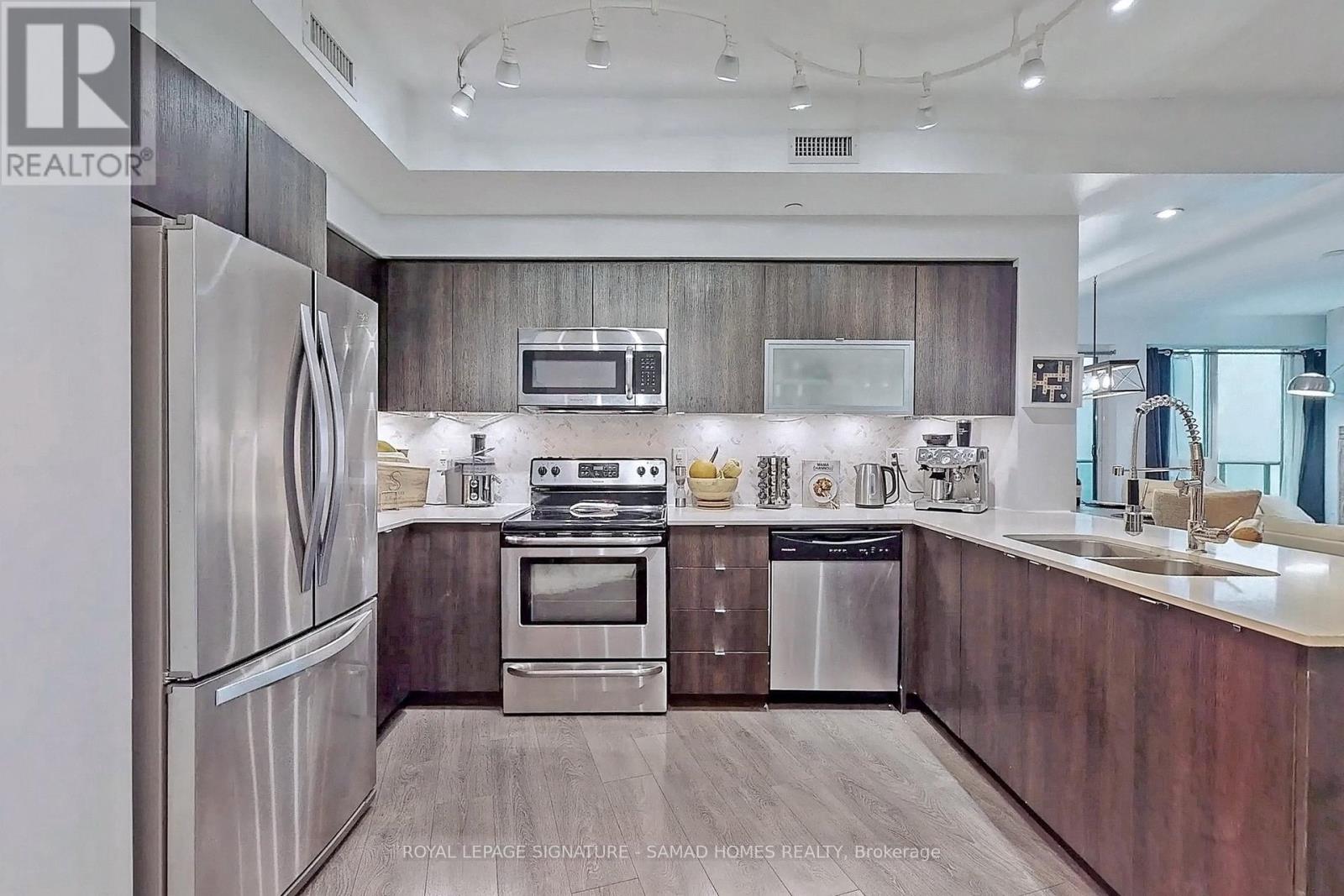 Photo 8 of 2813 150 East Liberty Street, Toronto ON