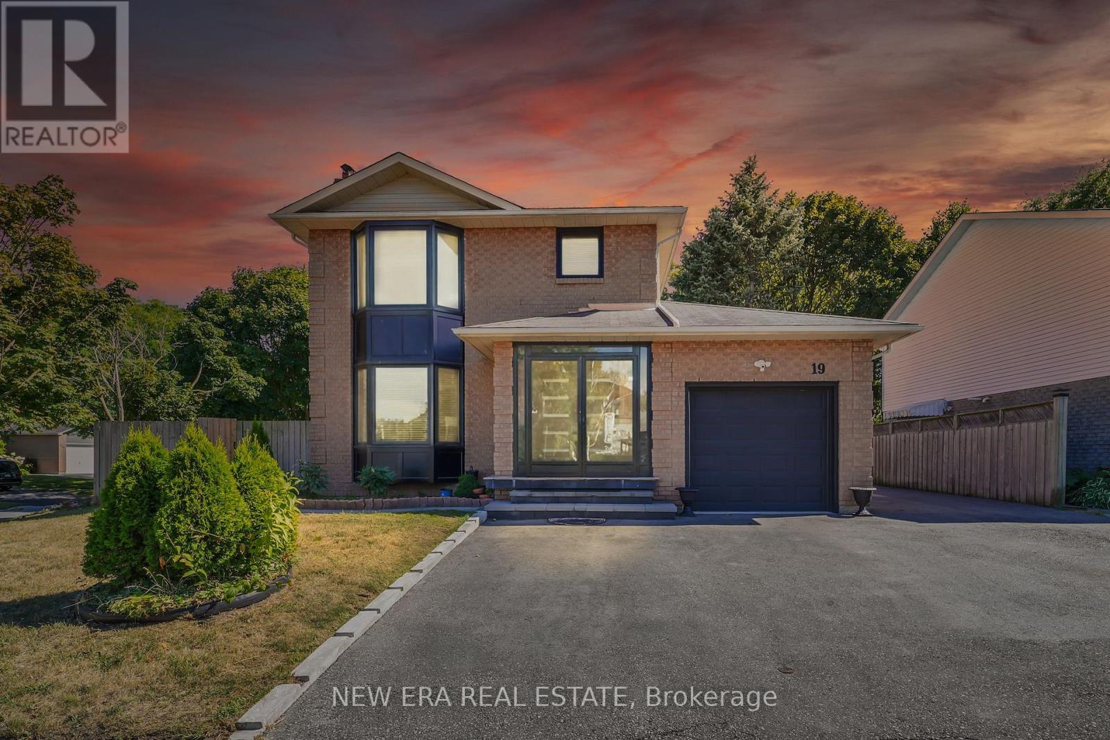Photo 20 of 19 Glenabbey Drive, Clarington ON