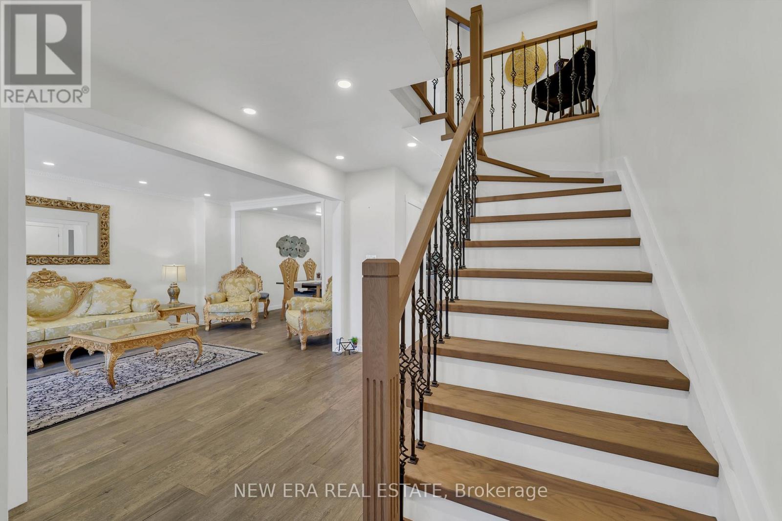 Photo 30 of 19 Glenabbey Drive, Clarington ON