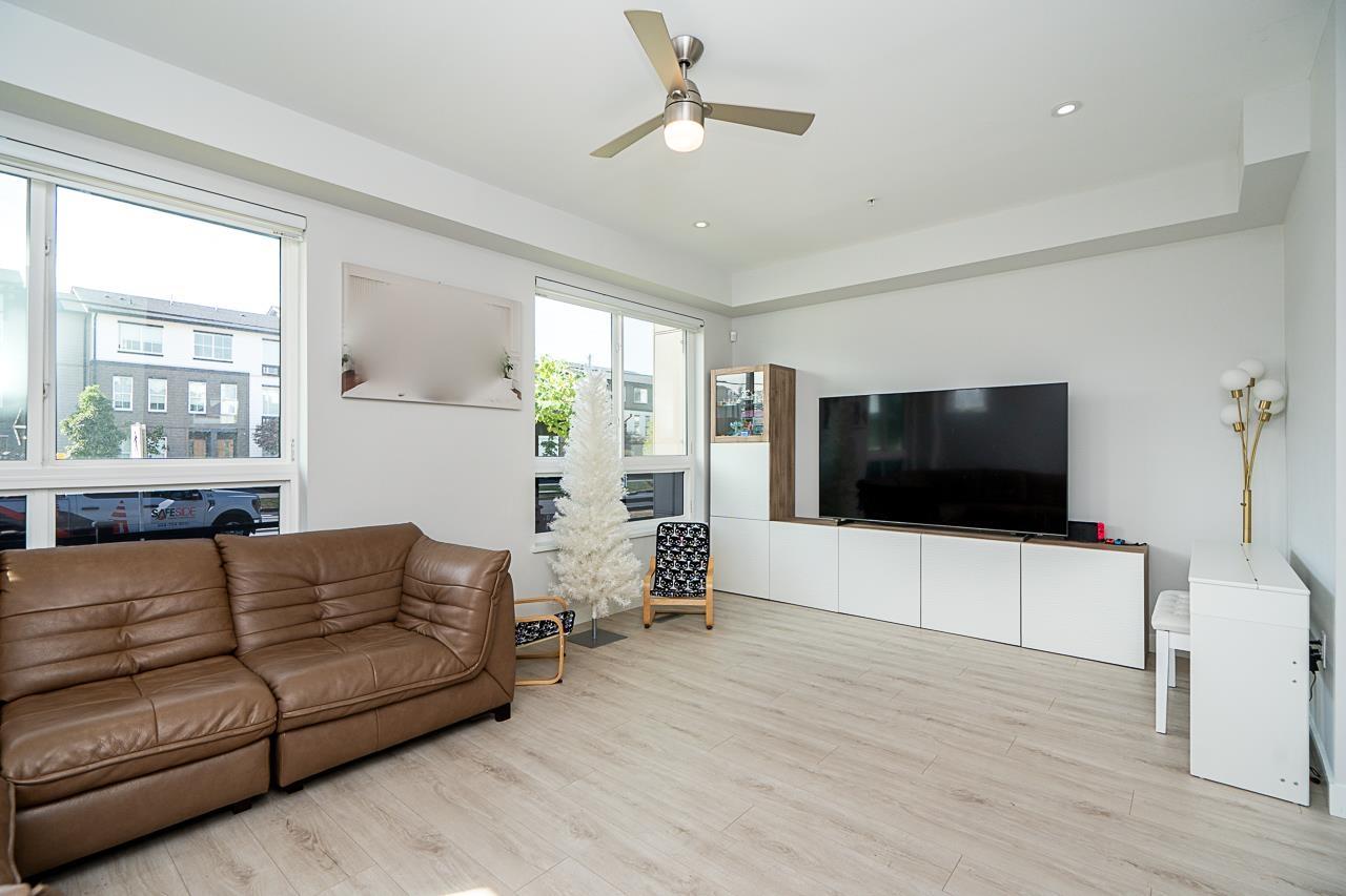 Photo 11 of 17 20057 82 Avenue, Langley BC