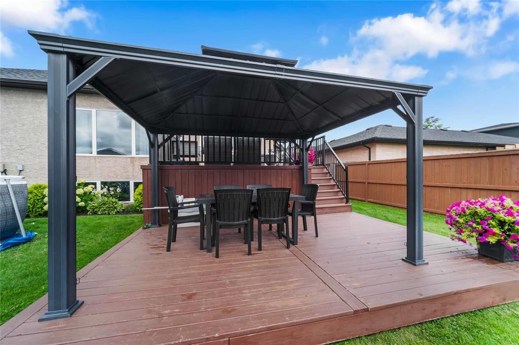 Photo 38 of 20 Burntwood Drive, Mitchell MB